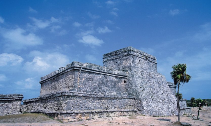 El Castillo (le château), site archéologique de Tulum. El Castillo (le château), site archéologique de Tulum.
