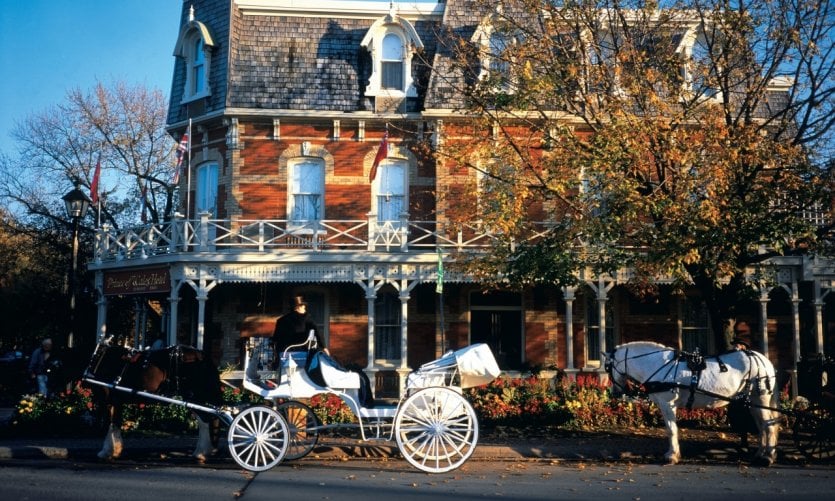 Maison et calèche à Niagara-on-the-Lake. Maison et calèche à Niagara-on-the-Lake.