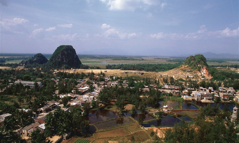 Montagnes de marbre près de Dà Nang. Montagnes de marbre près de Dà Nang.