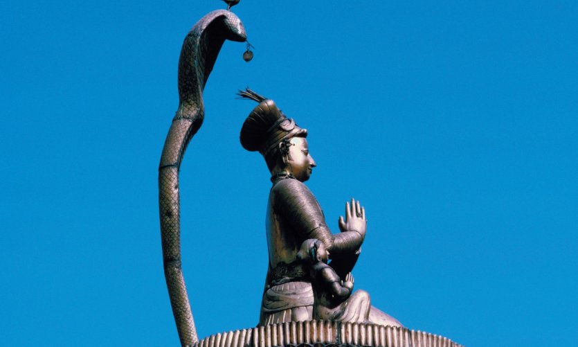 Statue du roi Yoga Narendra Malla à Patan. Statue du roi Yoga Narendra Malla à Patan.