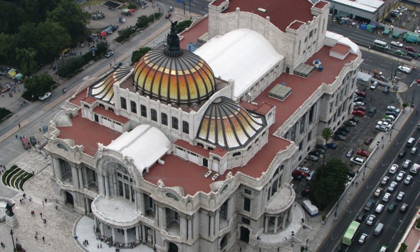 <p>Le Palais de Bellas Artes vu de la Torre Latinoamericana.</p> <p>Le Palais de Bellas Artes vu de la Torre Latinoamericana.</p>