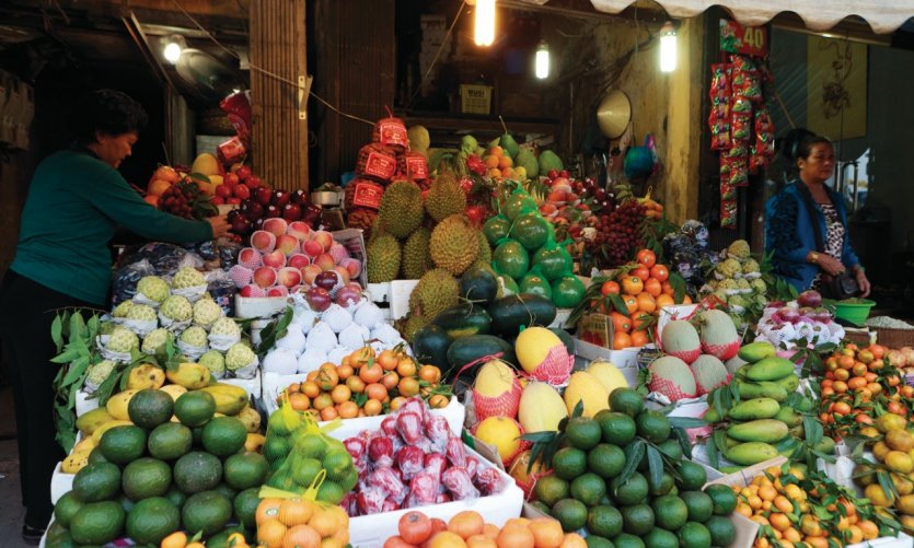 Le Vieux quartier (quartier des 36 rues et corporations), marché. Le Vieux quartier (quartier des 36 rues et corporations), marché.