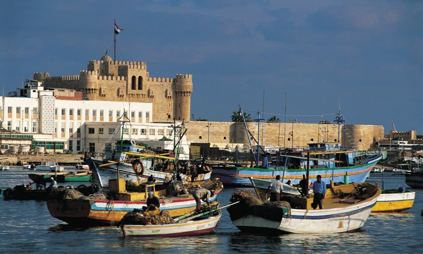 <p>Alexandrie Harbour, Fort fort in the background.</p> <p>Alexandrie Harbour, Fort fort in the background.</p>
