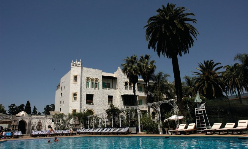 La piscine de l'hôtel Saint-George El Djazaïr. La piscine de l'hôtel Saint-George El Djazaïr.
