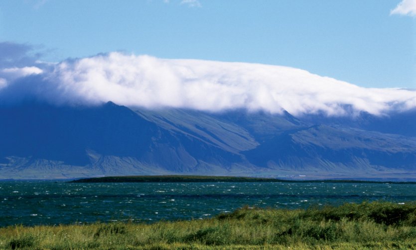 Seljtarnarnes, vue sur l'Esja. Seljtarnarnes, vue sur l'Esja.