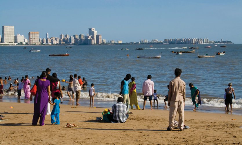 En la playa de Mumbai. En la playa de Mumbai.
