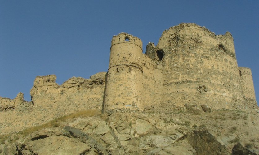Bala Hissar, les murs anciens qui entouraient Kaboul. Bala Hissar, les murs anciens qui entouraient Kaboul.