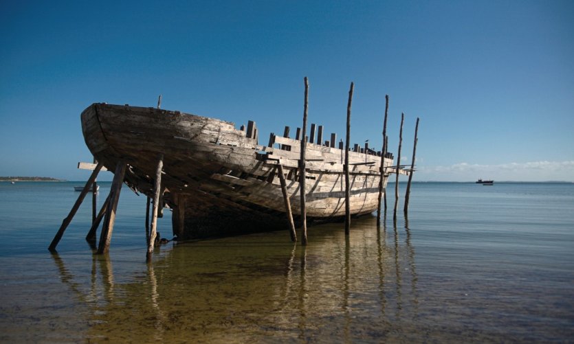 Dhow. Dhow.