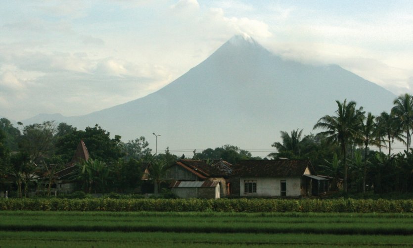 From the volcano train between Yogyakarta and Surabaya. From the volcano train between Yogyakarta and Surabaya.