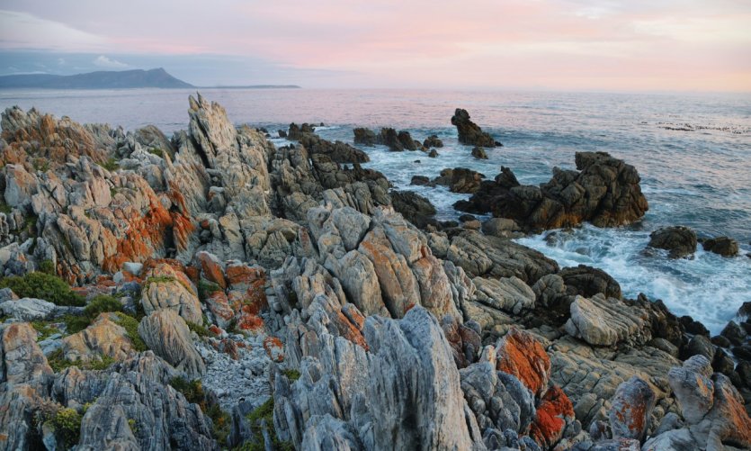 <p>Puesta de sol en Kleinmond.</p> <p>Puesta de sol en Kleinmond.</p>