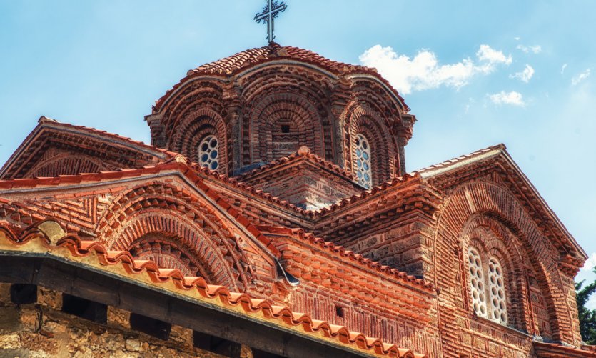 <p>Église de la Mère-de-Dieu-Perivleptos, à Ohrid.</p> <p>Église de la Mère-de-Dieu-Perivleptos, à Ohrid.</p>
