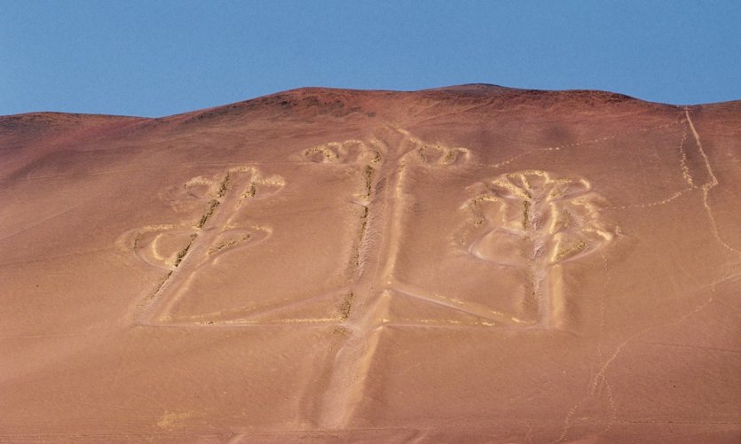 <p>Candelabro de Paracas.</p> <p>Candelabro de Paracas.</p>