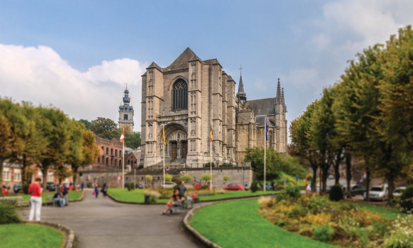 <p>La ciudad de Mons.</p> <p>La ciudad de Mons.</p>