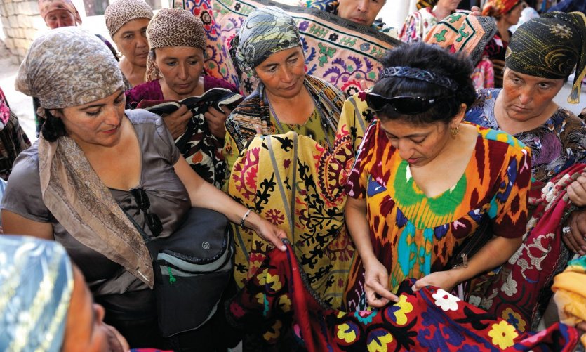 <p>Beautiful suzanis offered at the Bazar bazaar.</p> <p>Beautiful suzanis offered at the Bazar bazaar.</p>