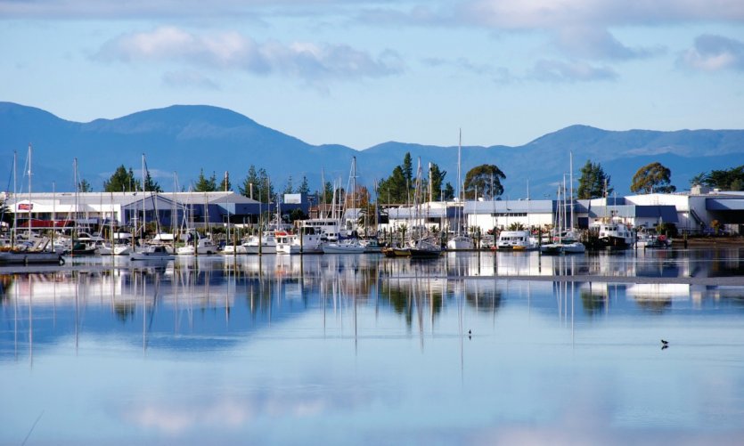 Vue sur le port de Motueka. Vue sur le port de Motueka.