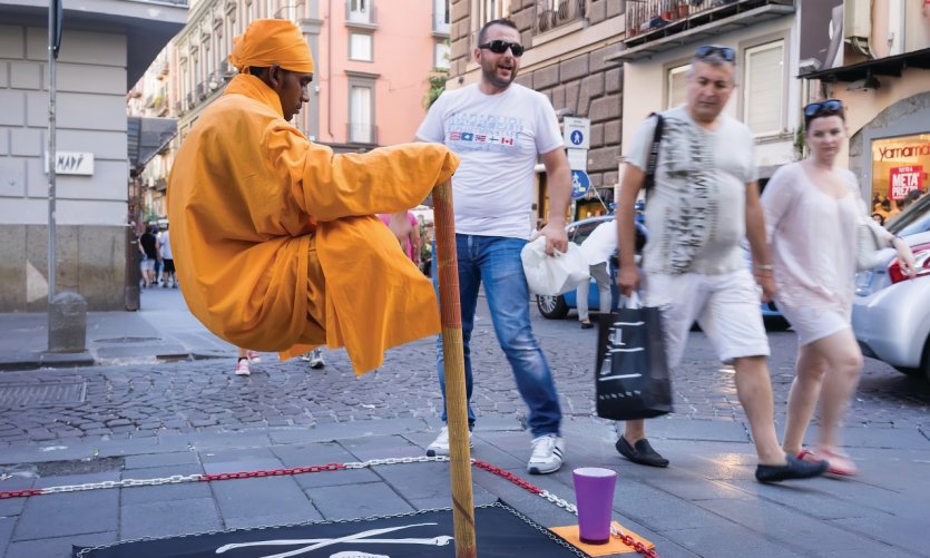 Artiste de rue à Naples. Artiste de rue à Naples.