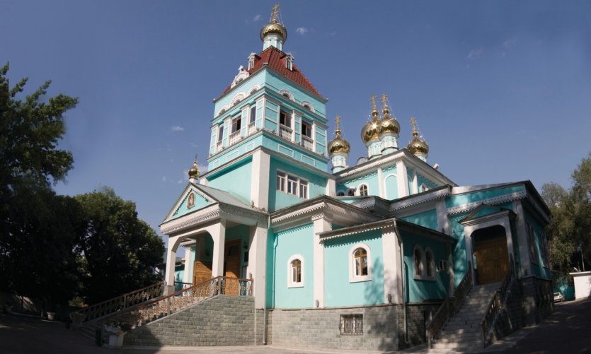 <p>Cathédrale Saint-Nicolas.</p> <p>Cathédrale Saint-Nicolas.</p>