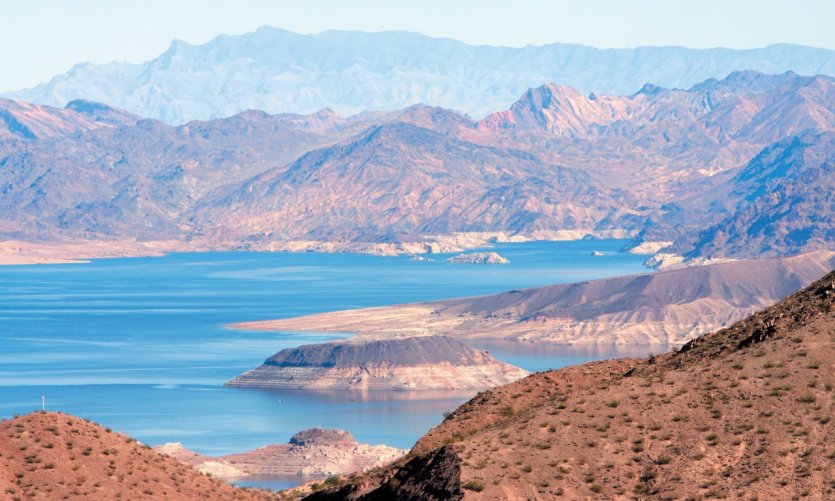 Le lac Mead fait 177 km de long et alimente Las Vegas en eau. Le lac Mead fait 177 km de long et alimente Las Vegas en eau.