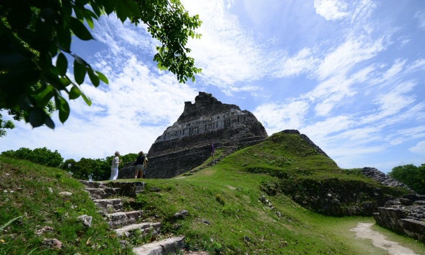 <p>Yacimiento arqueológico de Xunantunich.</p> <p>Yacimiento arqueológico de Xunantunich.</p>
