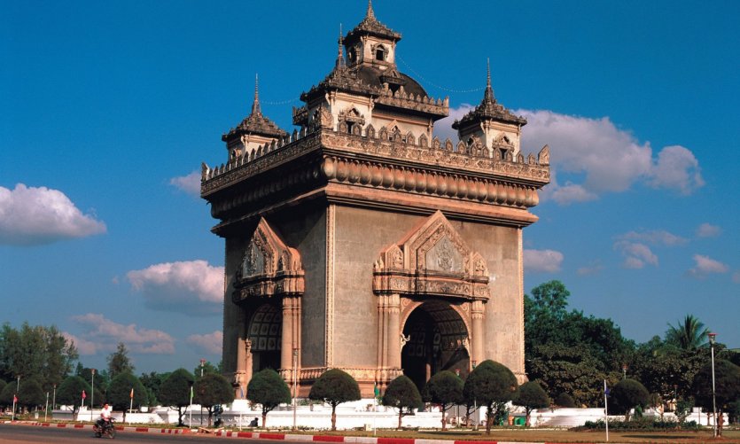 <p>Patuxai, el arco de triunfo de Vientiane.</p> <p>Patuxai, el arco de triunfo de Vientiane.</p>