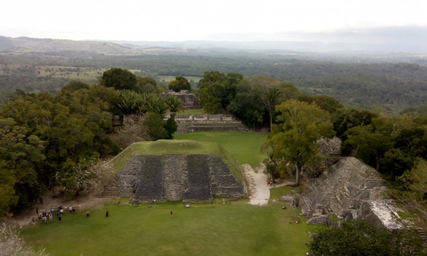 <p>Vista de Xunantunich desde las alturas del Templo principal.</p> <p>Vista de Xunantunich desde las alturas del Templo principal.</p>