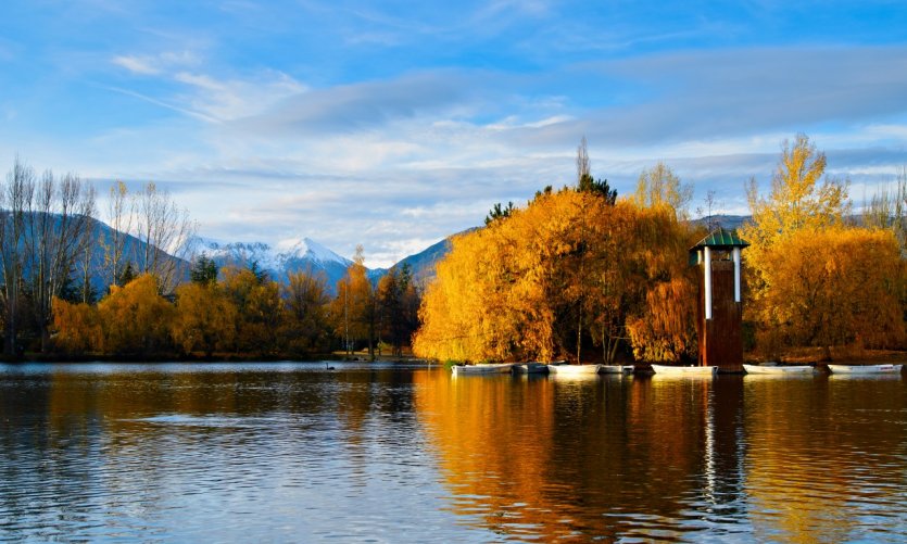 Été indien dans la région du lac de Puigcerdà. Été indien dans la région du lac de Puigcerdà.