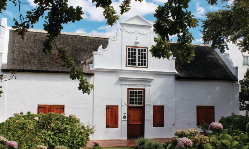 <p>Arquitectura &quot;Cape Dutch&quot; en Stellenbosch</p> <p>Arquitectura &quot;Cape Dutch&quot; en Stellenbosch</p>