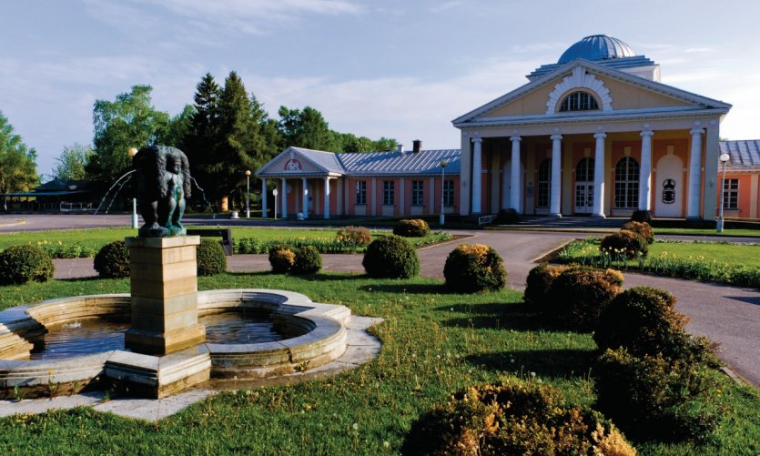 Sanatorium et bain de boue (Pärnu Mudaravila). Sanatorium et bain de boue (Pärnu Mudaravila).