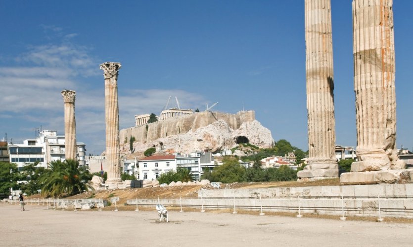 L'Olympiéion permet de découvrir le temple de Zeus olympien. L'Olympiéion permet de découvrir le temple de Zeus olympien.