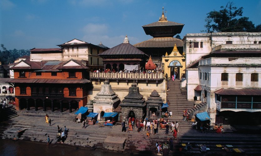 Haut lieu de culte, Pashupatinath constitue le temple hindou le plus important du Népal. Haut lieu de culte, Pashupatinath constitue le temple hindou le plus important du Népal.