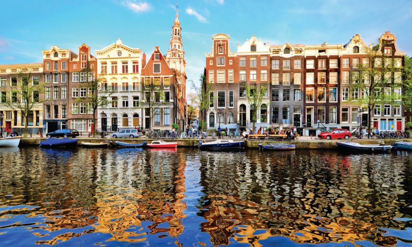 Jeu de lumières sur les canaux d'Amsterdam. Jeu de lumières sur les canaux d'Amsterdam.