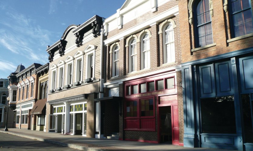 <p>Studios Warner Bros.</p> <p>Studios Warner Bros.</p>
