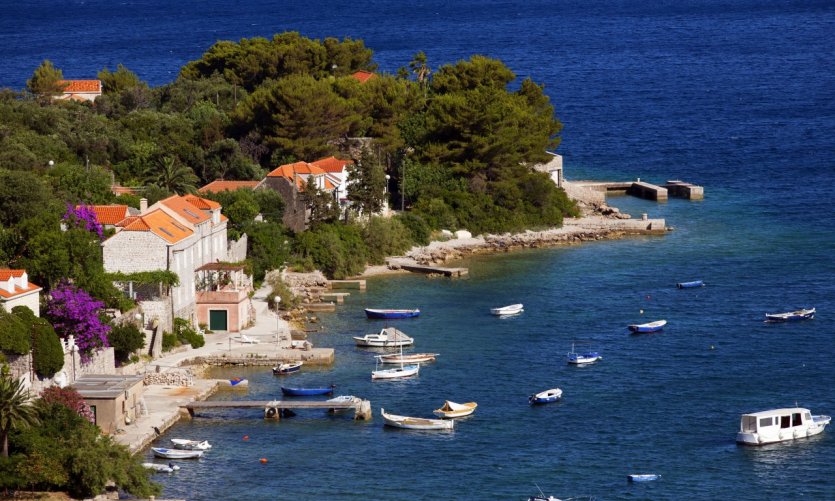 <p>Île de Koločep</p> <p>Île de Koločep</p>