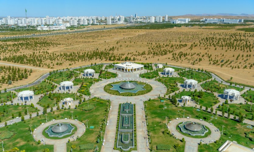 <p>View on the park and the city of Ashgabat.</p> <p>View on the park and the city of Ashgabat.</p>