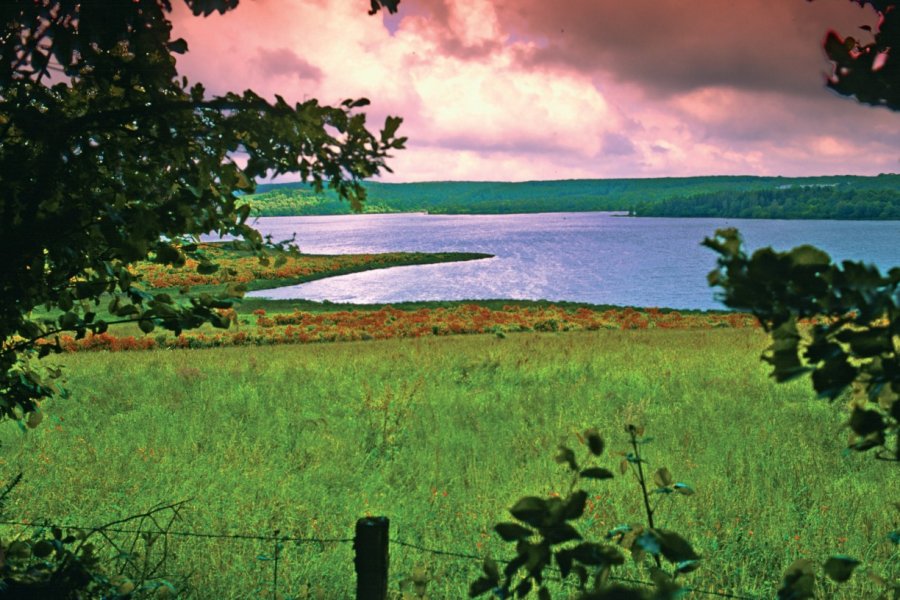 Lac de Saint-Agnan VALÉRY D'AMBOISE