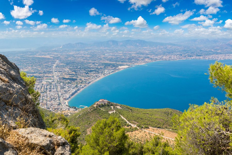 Vue panoramique de Loutraki. Sergii Figurnyi / Adobe Stock