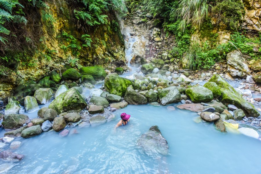 Sources chaudes dans le parc national de Yangmingshan. weniliou - Shutterstock.com