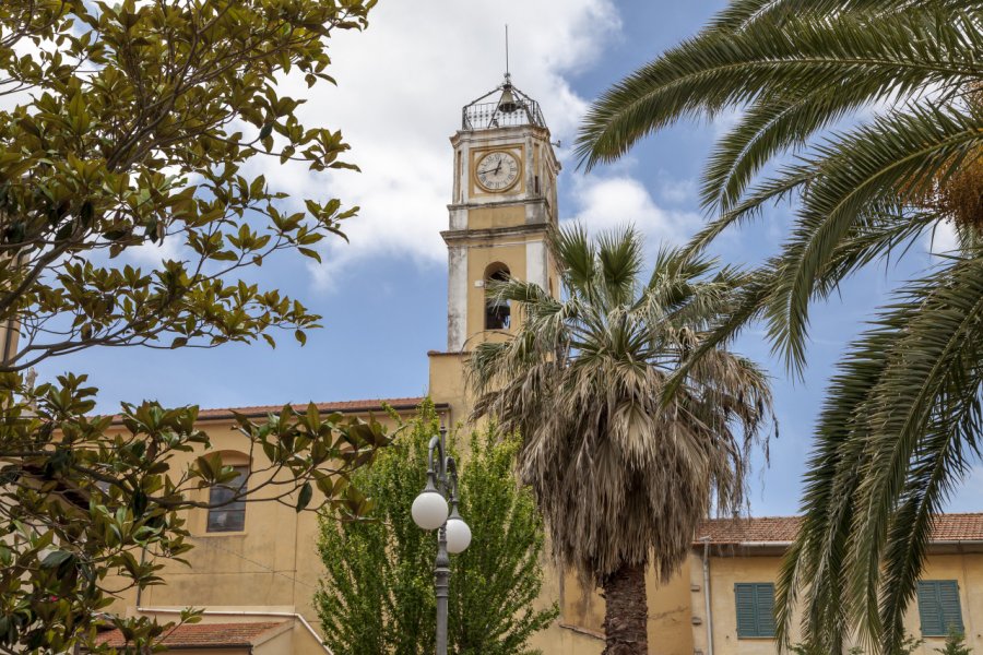 L'église San Giacomo Maggiore à Porto Azzurro. Shutterschock - Shutterstock.com