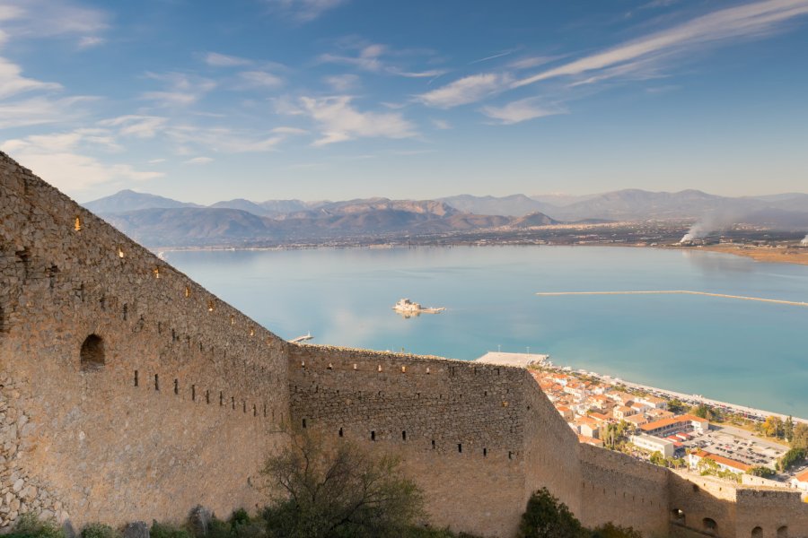 Vue sur Nauplie depuis la citadelle Palamède. Bill Anastasiou / Adobe Stock