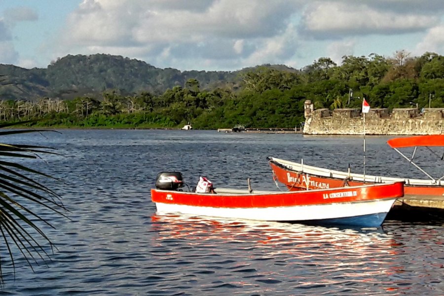 Dans la baie de Portobelo. Nicolas LHULLIER