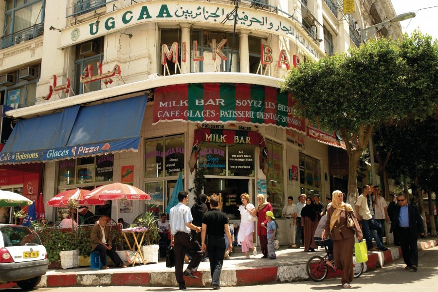 Café Le Milk Bar, place Emir Abdelkader. Sébastien CAILLEUX