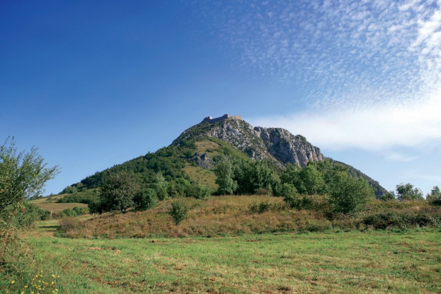 Le château de Montségur sur son éperon rocheux PHOVOIR