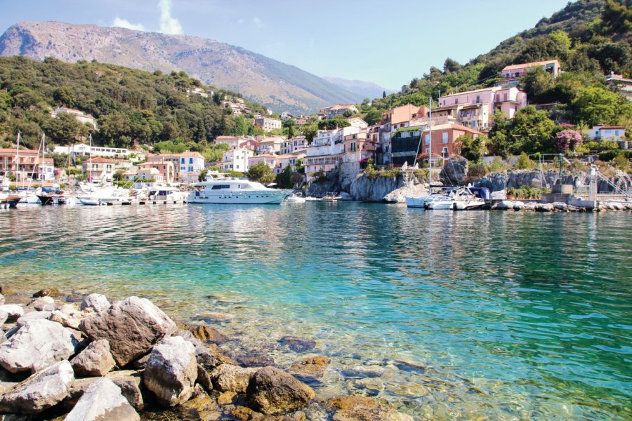 Le petit port de Maratea. lauradibiase - iStockphoto.com