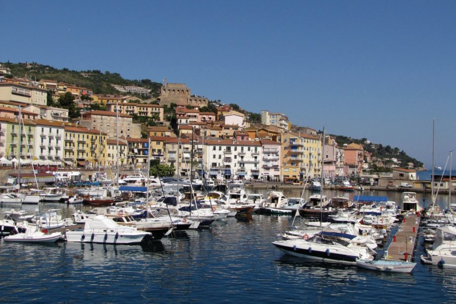 Port de Porto Santo Stefano. Puckillustrations - Fotolia