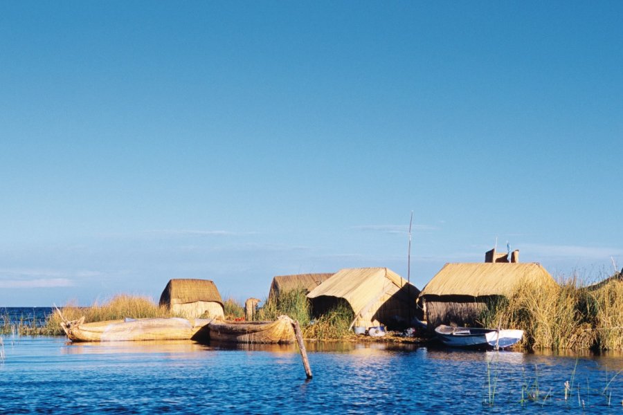 Îles flottantes de Los Uros : lieu de résidence des indiens Uros. Author's Image