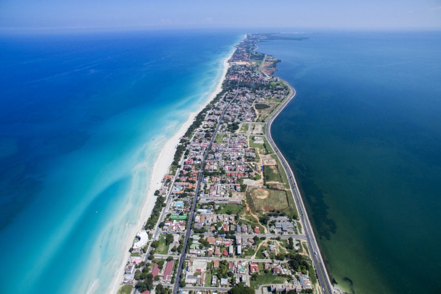 Varadero vue du ciel. simonovstas - Shutterstock.com