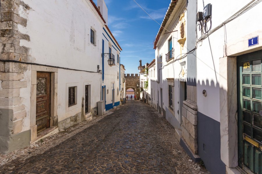 Balade dans les rues d'Estremoz. Bureau de Promotion Touristique de l'Alentejo