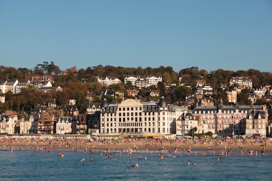 Vue de Trouville depuis Deauville Julien Hardy - Author's Image