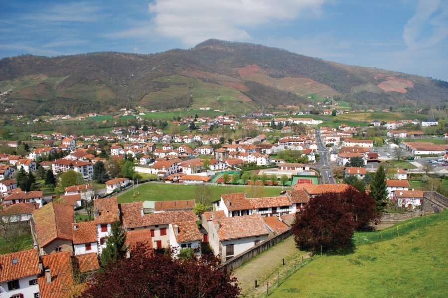 Les toits de Saint-Jean-Pied-de-Port Yvann K-Fotolia