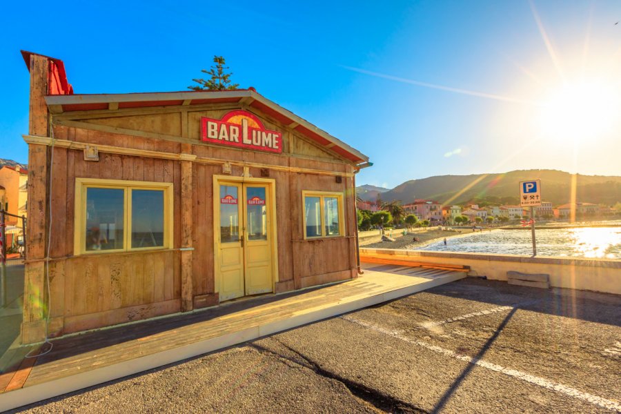 Set de tournage de la série italienne <i>I Diletti del Barlume </i>(<i>Meurtres au Barlume</i>) à Marciana Marina. Benny Marty - Shutterstock.com